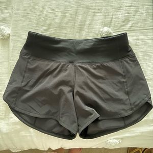 Lululemon Speed Up Low-Rise Lined Short Size 4 shorts